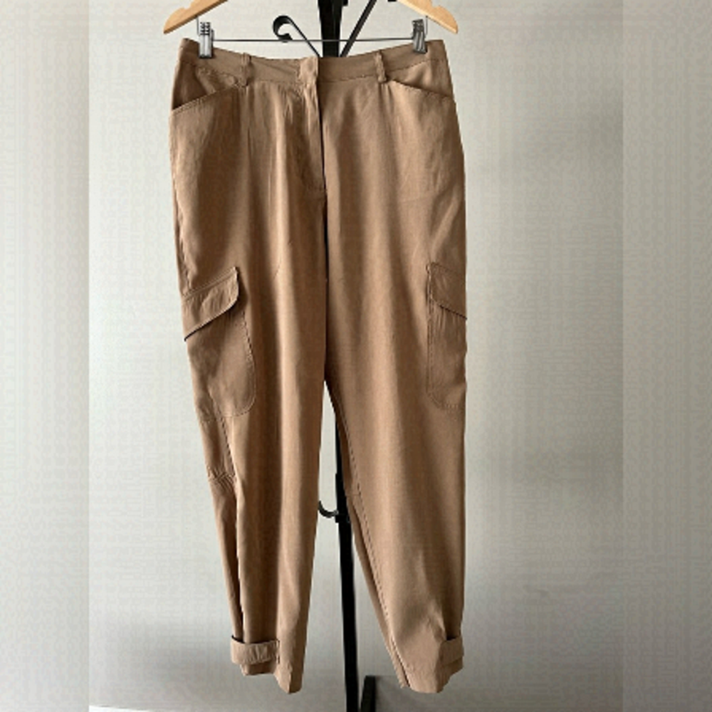MAX Studio Women’s Pants with Flap Pockets, Size 10.